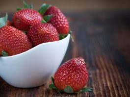 strawberries keto diet